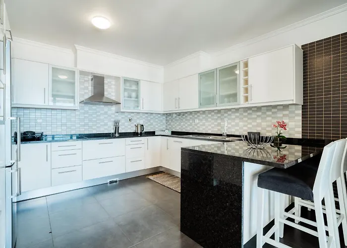 Casas Do Massapez C Villa Calheta (Madeira)